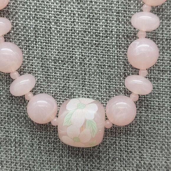 Vintage Pink Plastic Bead Collar Strand Necklace Large Floral Center Bead 18" - Picture 7 of 11